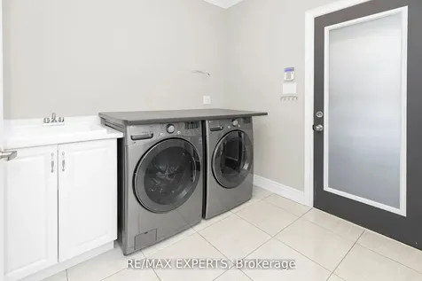 24 Mckay Avenue New Tecumseth ON L0G 1W0