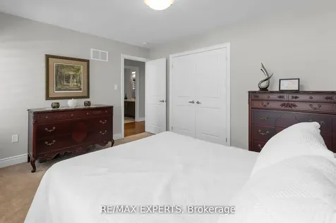 24 Mckay Avenue New Tecumseth ON L0G 1W0