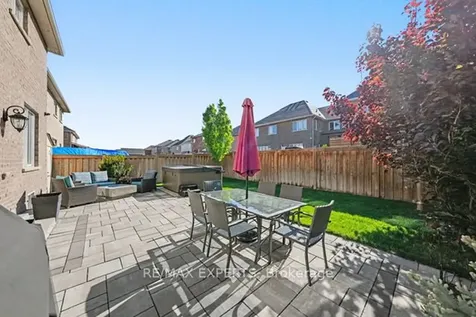 24 Mckay Avenue New Tecumseth ON L0G 1W0