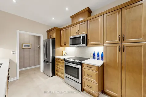 13 Christina Falls Way Markham ON L6E 1B4