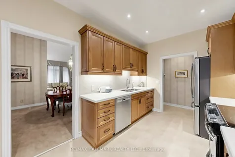 13 Christina Falls Way Markham ON L6E 1B4