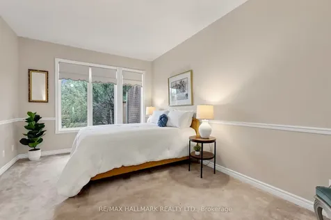 13 Christina Falls Way Markham ON L6E 1B4