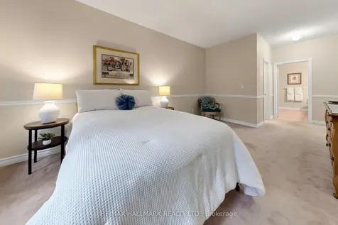 13 Christina Falls Way Markham ON L6E 1B4