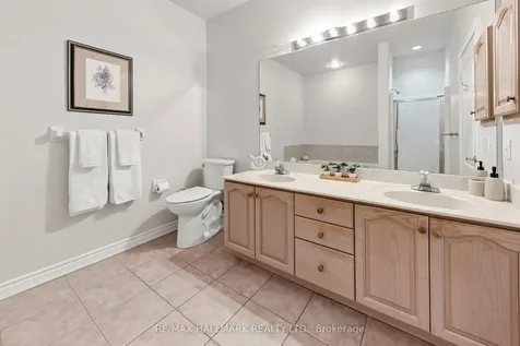 13 Christina Falls Way Markham ON L6E 1B4