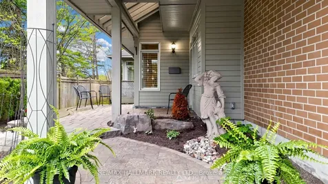 13 Christina Falls Way Markham ON L6E 1B4