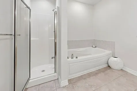 13 Christina Falls Way Markham ON L6E 1B4