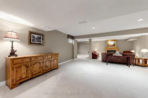 13 Christina Falls Way Markham ON L6E 1B4