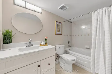 13 Christina Falls Way Markham ON L6E 1B4