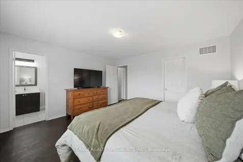 773 Miller Park Avenue Bradford West Gwillimbury ON L3Z 0L8