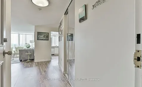 270 Davis Drive Newmarket ON L3Y 8K2