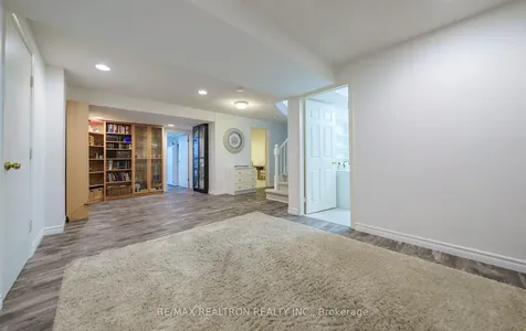 599 York Hill Boulevard Vaughan ON L4J 5L3