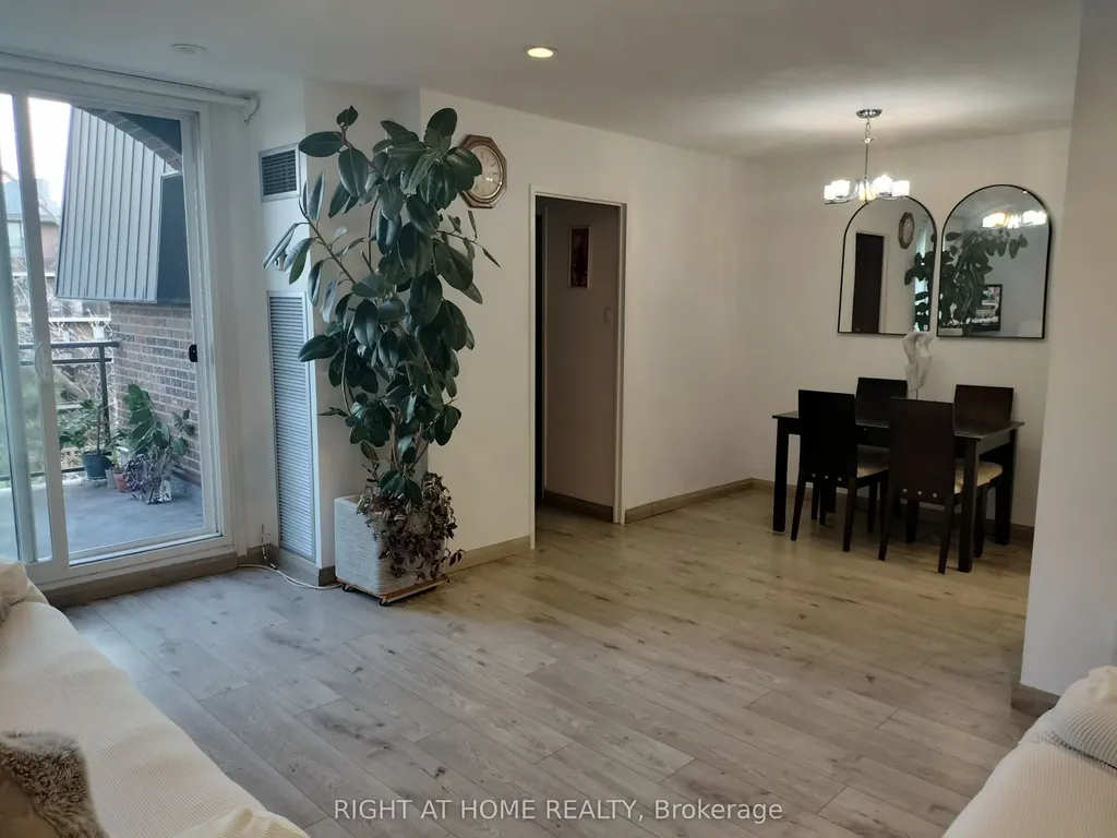 16 Elgin Street Markham ON L3T 4T4
