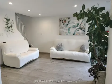 16 Elgin Street Markham ON L3T 4T4