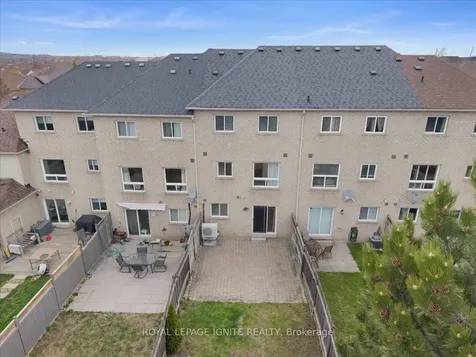 61 Baywell Crescent Aurora ON L4G 7N4