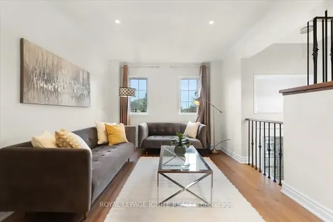 61 Baywell Crescent Aurora ON L4G 7N4