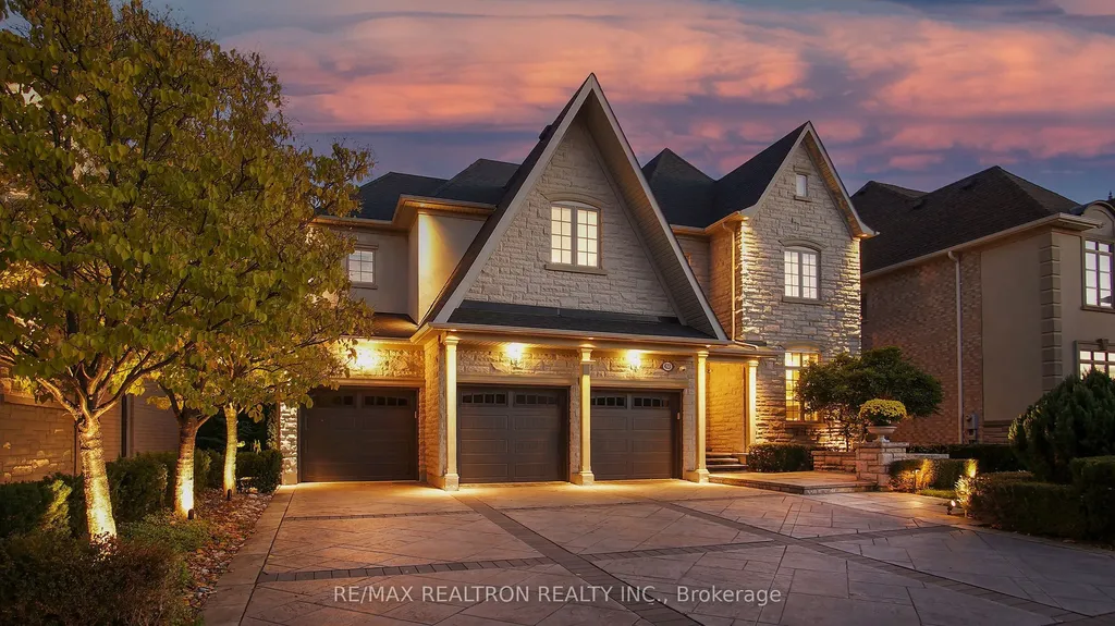 423 Paradelle Drive Richmond Hill ON L4E 4R9