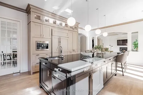 423 Paradelle Drive Richmond Hill ON L4E 4R9