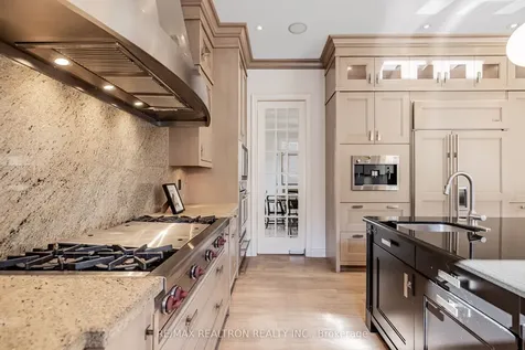 423 Paradelle Drive Richmond Hill ON L4E 4R9