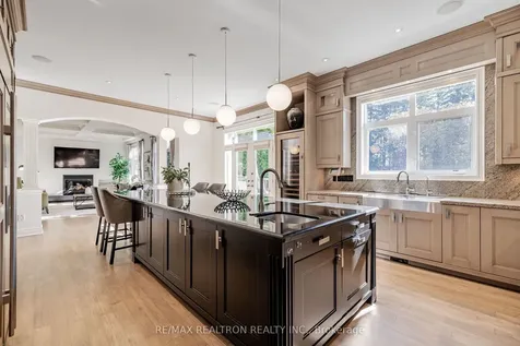 423 Paradelle Drive Richmond Hill ON L4E 4R9