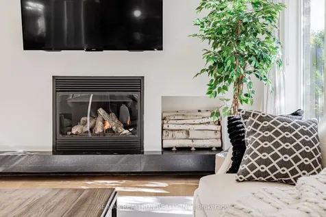 423 Paradelle Drive Richmond Hill ON L4E 4R9