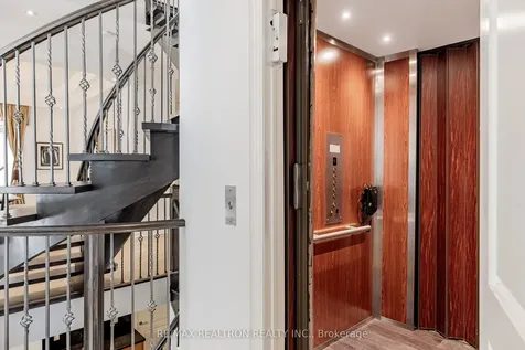 423 Paradelle Drive Richmond Hill ON L4E 4R9