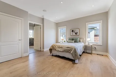 423 Paradelle Drive Richmond Hill ON L4E 4R9