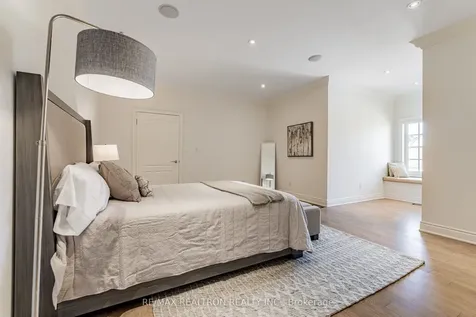 423 Paradelle Drive Richmond Hill ON L4E 4R9