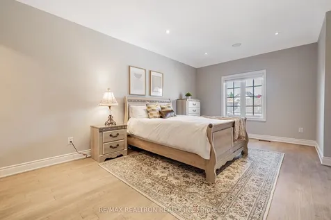 423 Paradelle Drive Richmond Hill ON L4E 4R9