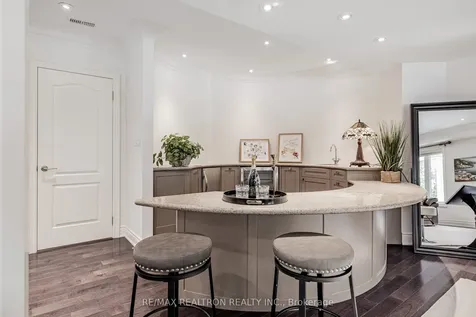 423 Paradelle Drive Richmond Hill ON L4E 4R9