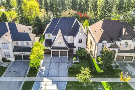 423 Paradelle Drive Richmond Hill ON L4E 4R9