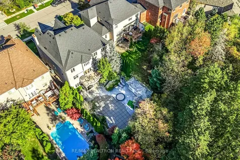 423 Paradelle Drive Richmond Hill ON L4E 4R9