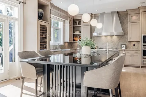 423 Paradelle Drive Richmond Hill ON L4E 4R9