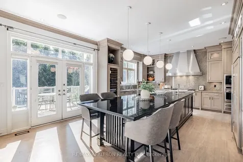 423 Paradelle Drive Richmond Hill ON L4E 4R9