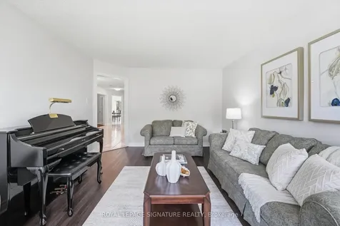 390 Binns Avenue Newmarket ON L3X 1T7