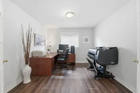390 Binns Avenue Newmarket ON L3X 1T7