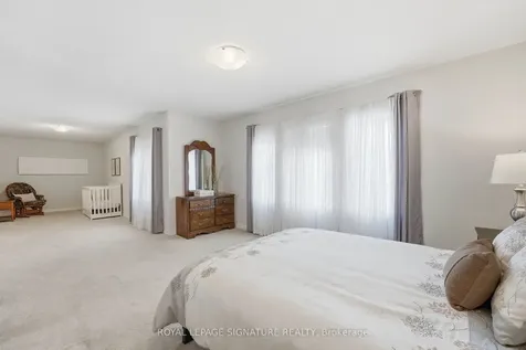 390 Binns Avenue Newmarket ON L3X 1T7