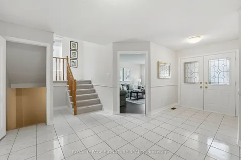 390 Binns Avenue Newmarket ON L3X 1T7