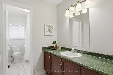 390 Binns Avenue Newmarket ON L3X 1T7