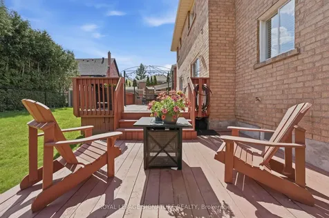 390 Binns Avenue Newmarket ON L3X 1T7