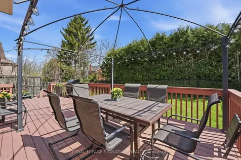 390 Binns Avenue Newmarket ON L3X 1T7