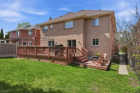 390 Binns Avenue Newmarket ON L3X 1T7
