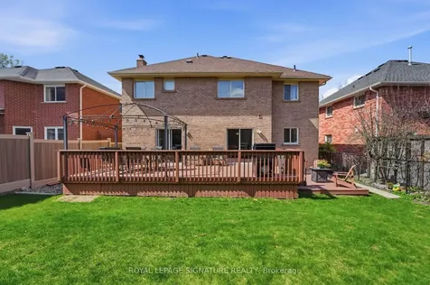 390 Binns Avenue Newmarket ON L3X 1T7