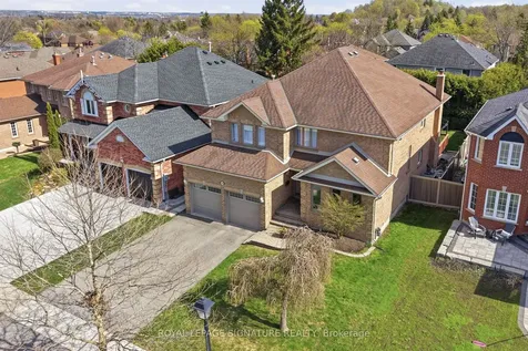 390 Binns Avenue Newmarket ON L3X 1T7