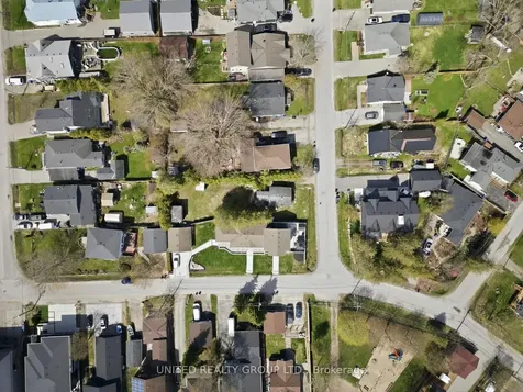 911 Vicrol Drive Innisfil ON L9S 1V4