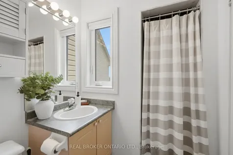 92 Mainprize Crescent East Gwillimbury ON L0G 1M0