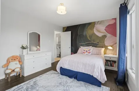 92 Mainprize Crescent East Gwillimbury ON L0G 1M0