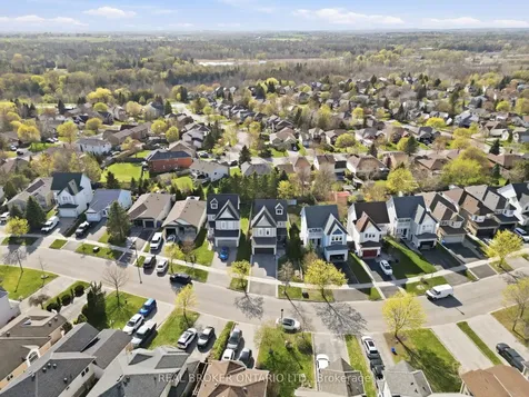 92 Mainprize Crescent East Gwillimbury ON L0G 1M0