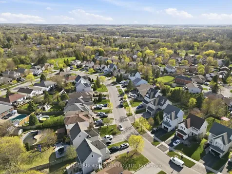 92 Mainprize Crescent East Gwillimbury ON L0G 1M0