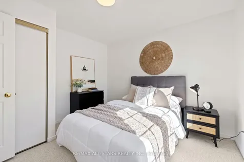 83 John Stiver Crescent Markham ON L3R 9B3
