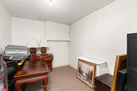 83 John Stiver Crescent Markham ON L3R 9B3